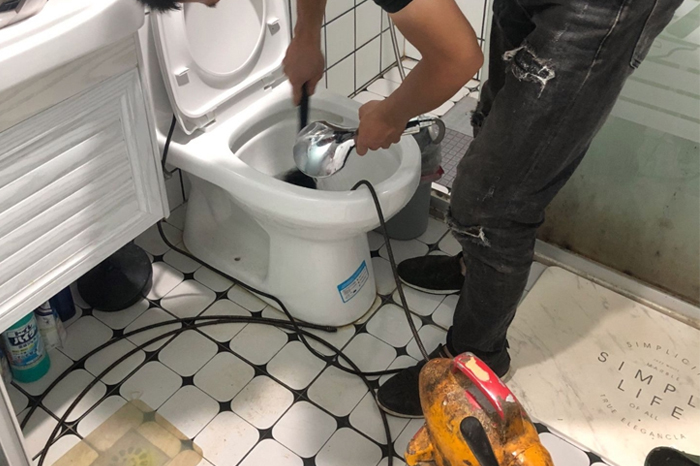 邵东马桶堵塞自己疏通还是找师傅?专业上门服务让你省时更省心